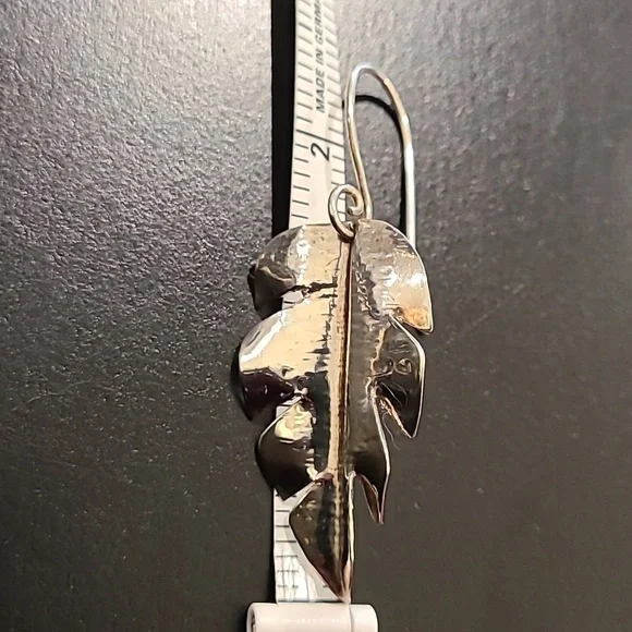 Leaf Earings - Picture 3 of 4